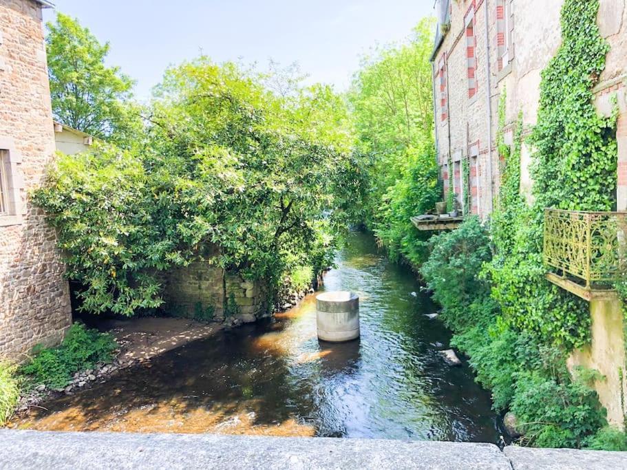 Nouveau ** Le Raffine Au Coeur De Guingamp ** Parking エクステリア 写真