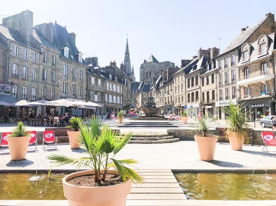 Nouveau ** Le Raffine Au Coeur De Guingamp ** Parking エクステリア 写真